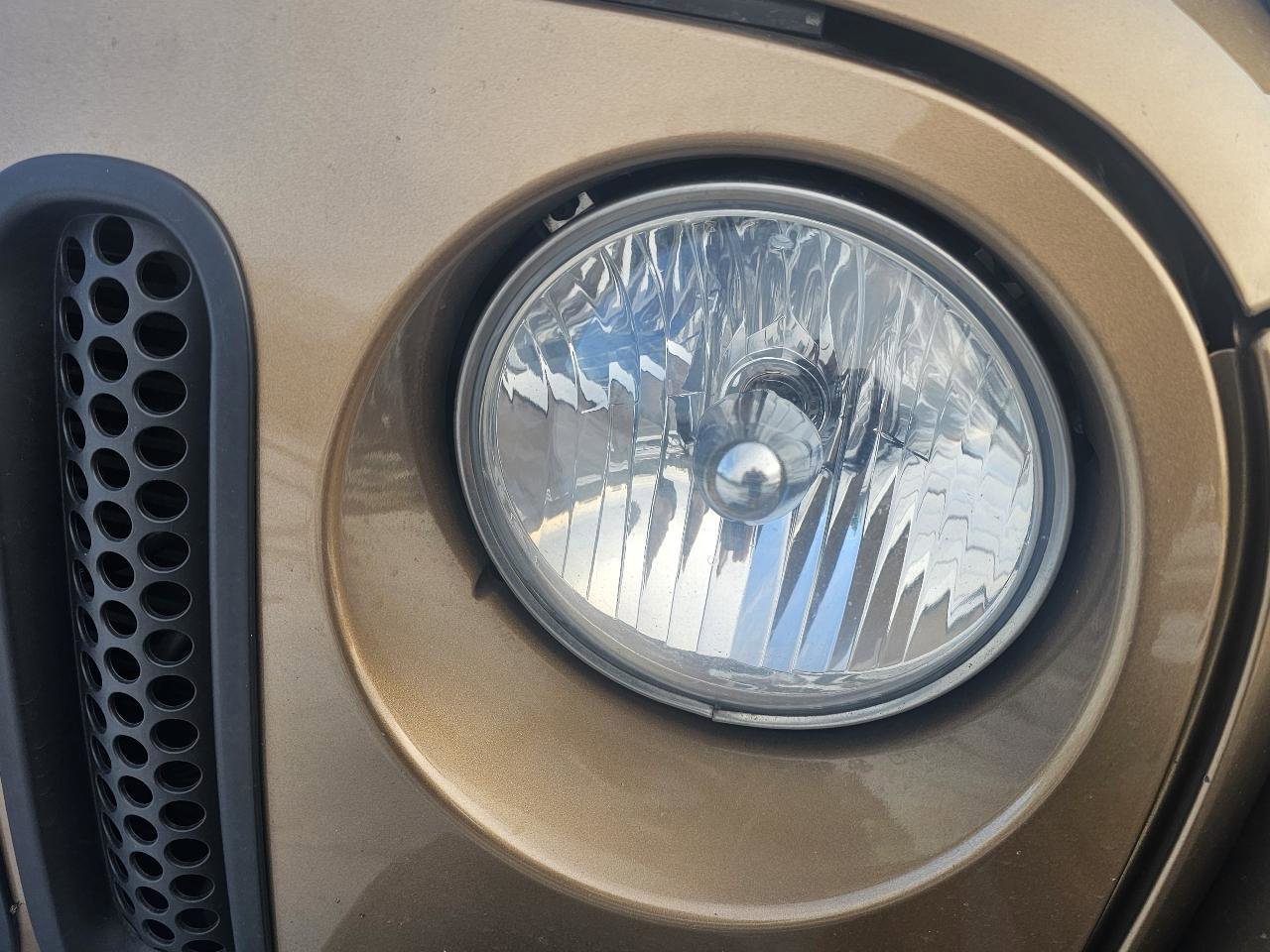 Used 2015 Jeep Wrangler Unlimited Sahara w/ Max Tow Package image 18