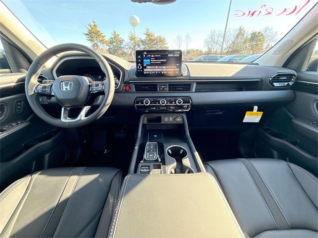 New 2025 Honda Pilot Touring image 25