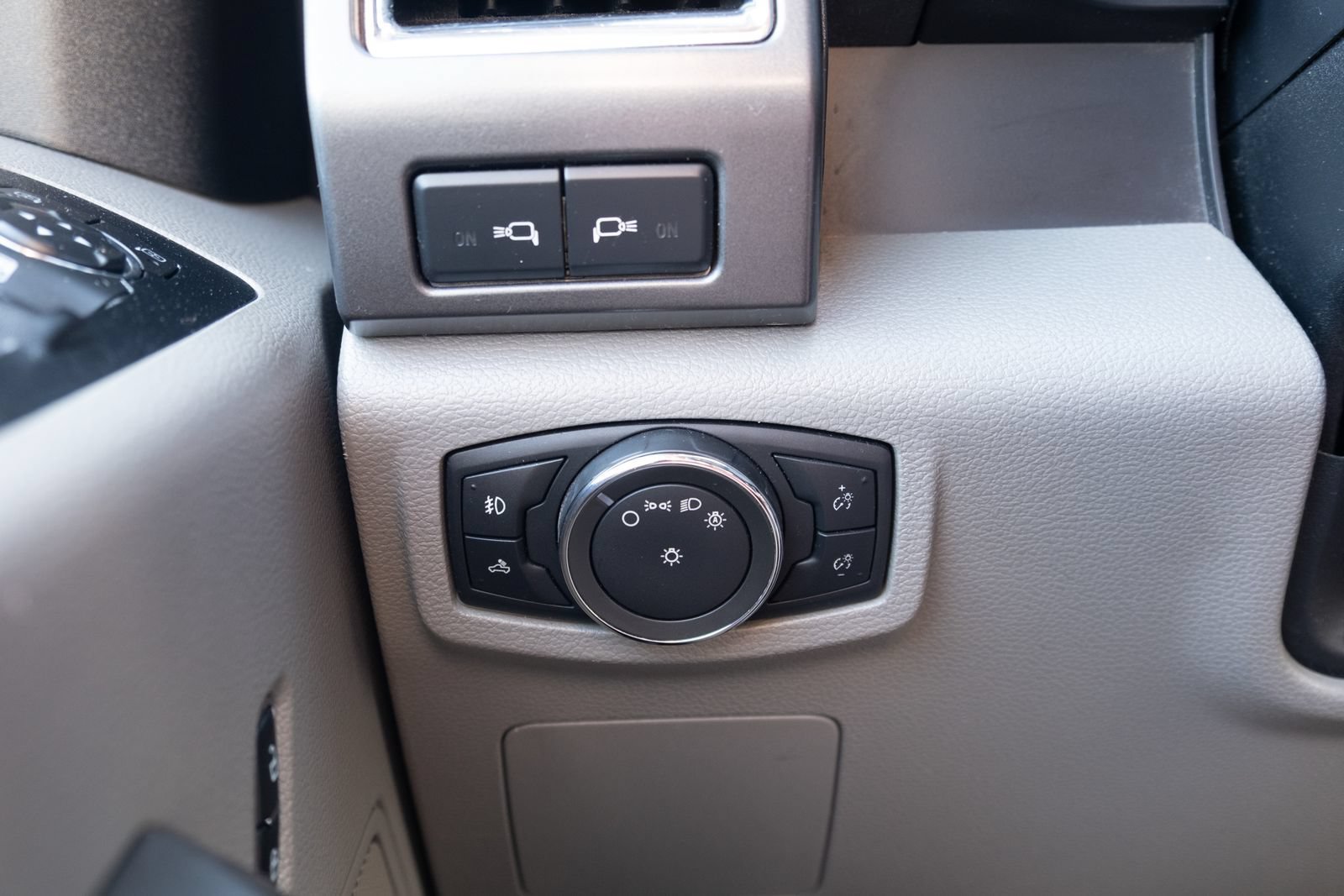 Used 2016 Ford F150 XLT AWD/4WD image 10