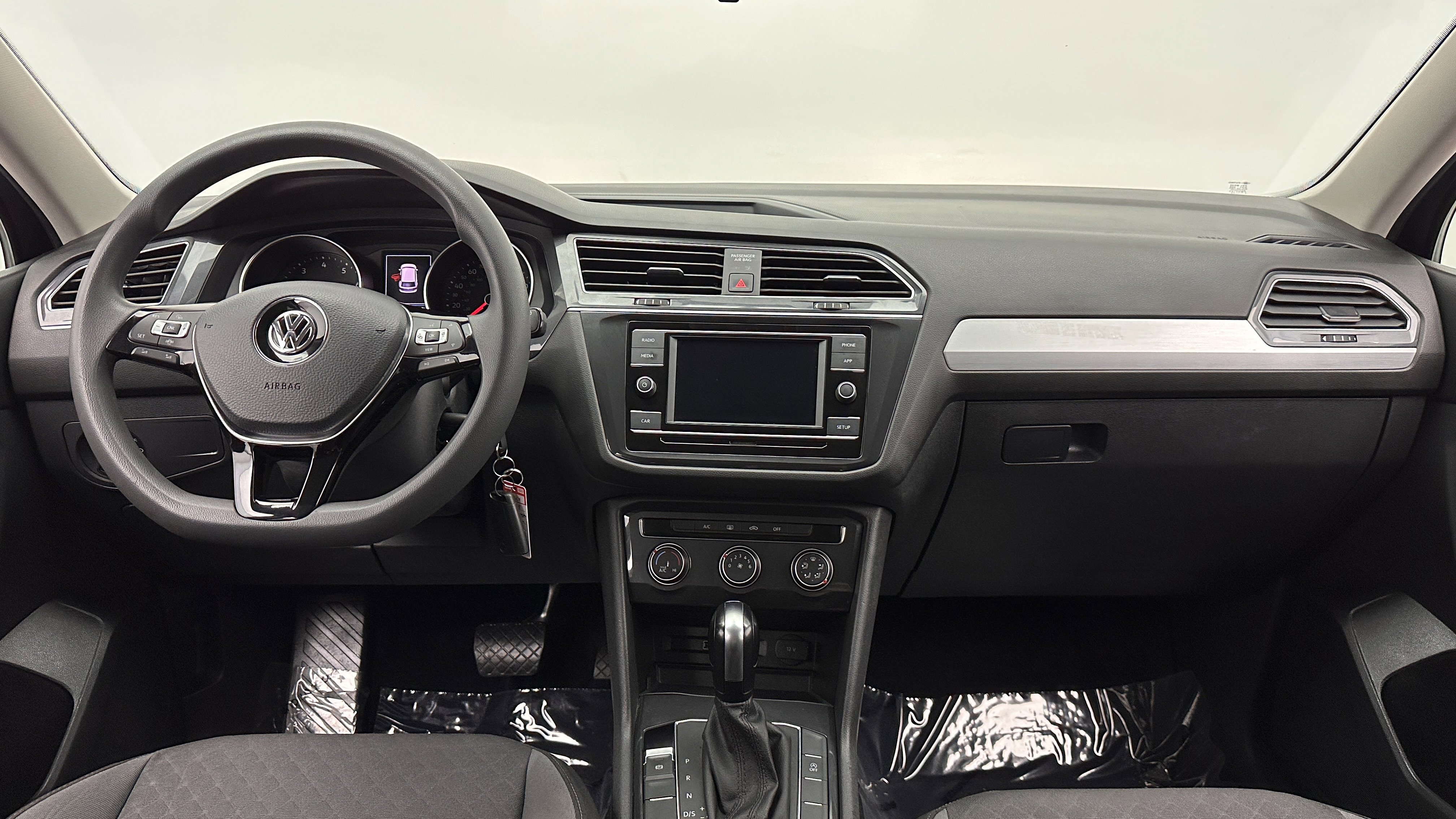 Used 2019 Volkswagen Tiguan S FWD image 25