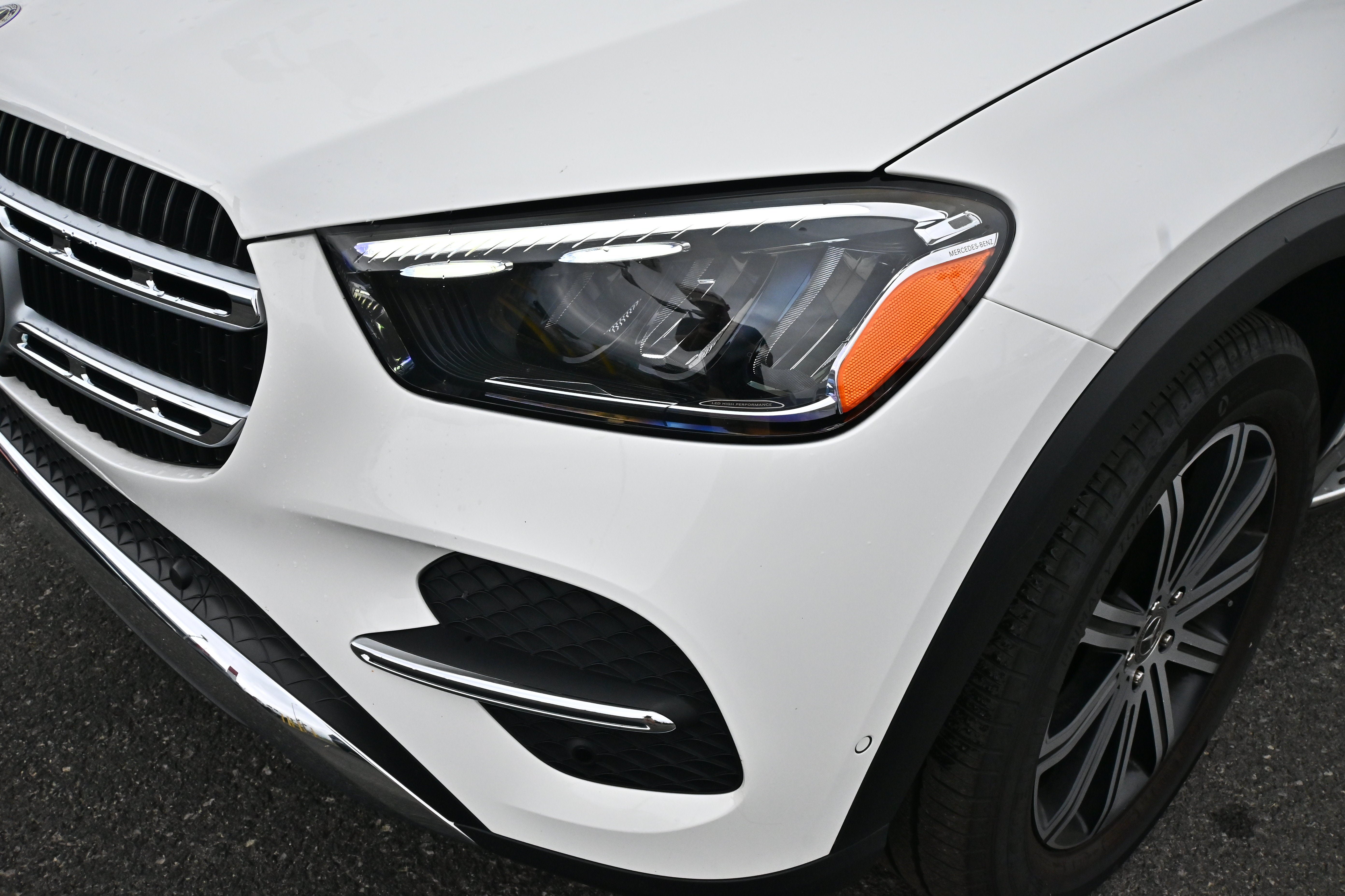 Used 2026 Mercedes-Benz GLE 350 4MATIC w/ Winter Package image 11