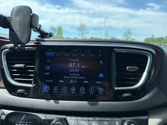 Used 2017 Chrysler Pacifica Touring-L Plus w/ Advanced Safetytec Group FWD image 31