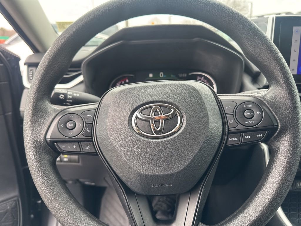 Used 2025 Toyota RAV4 XLE image 48