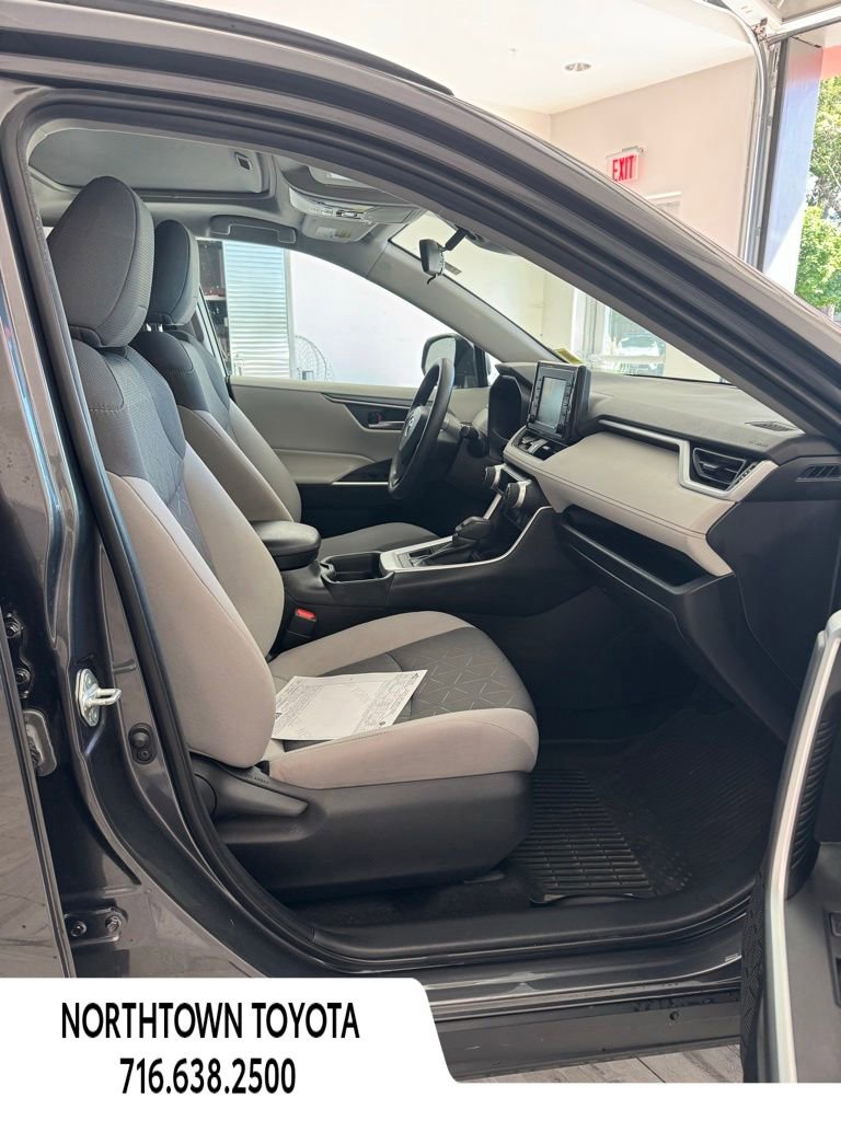 Used 2019 Toyota RAV4 XLE w/ Convenience Package AWD/4WD image 18