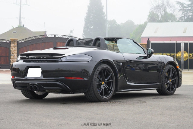 Used 2025 Porsche 718 Boxster image 8