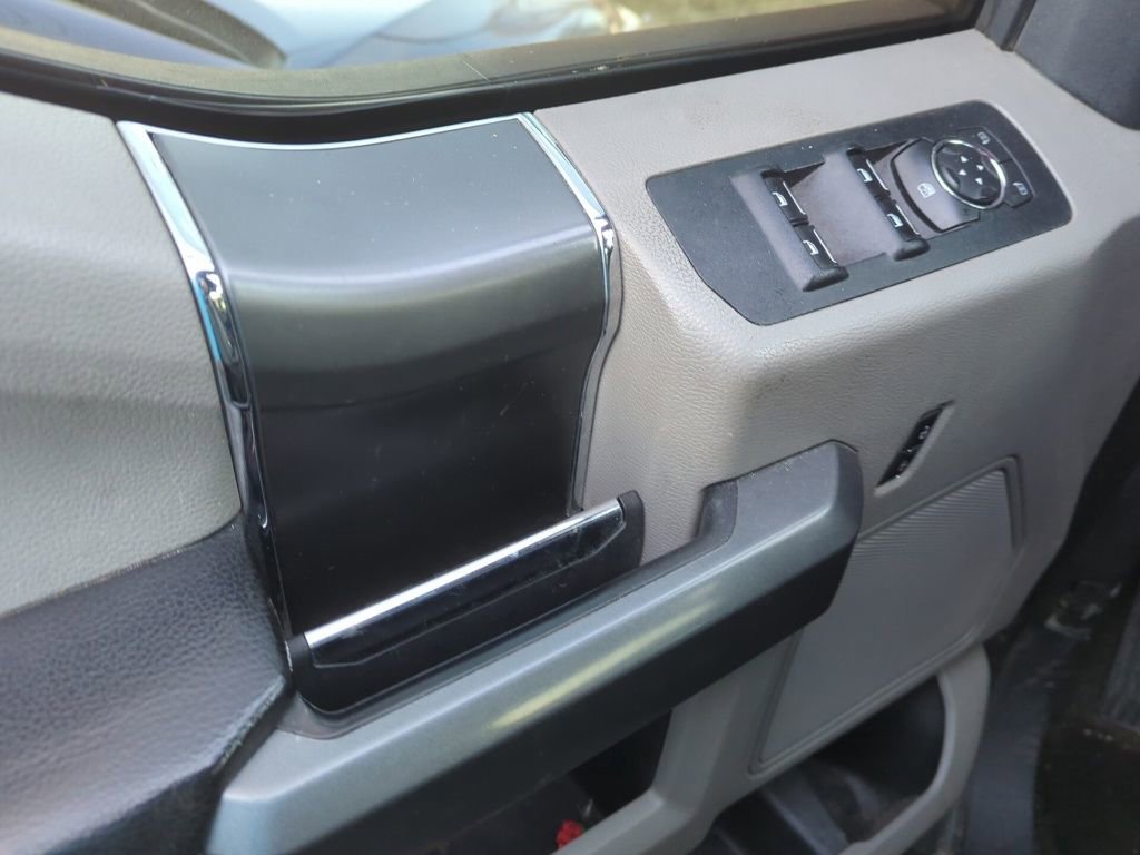 Used 2017 Ford F150 XLT w/ Equipment Group 302A Luxury image 8