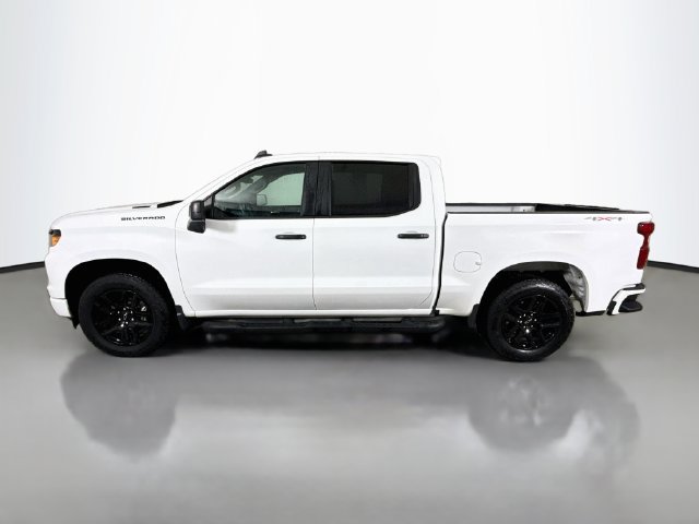 Used 2025 Chevrolet Silverado 1500 Custom w/ Turbomax Blackout Package AWD/4WD image 4
