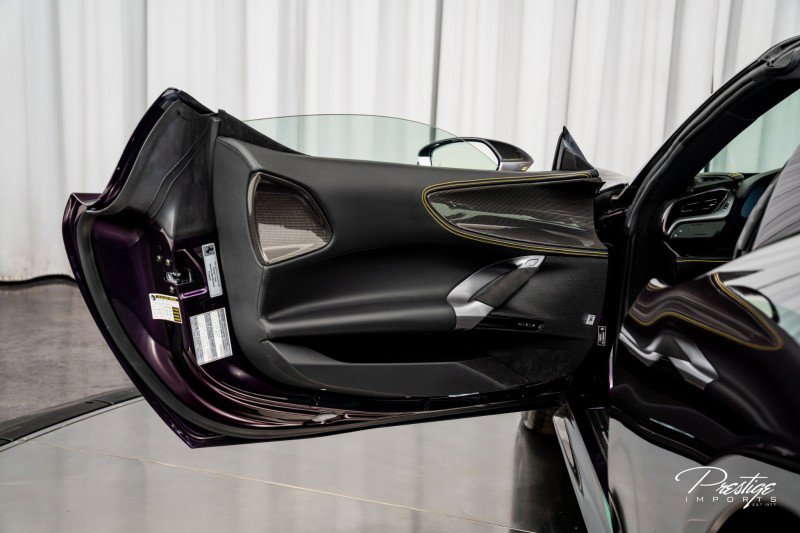 Used 2025 Ferrari SF90 Spider image 33