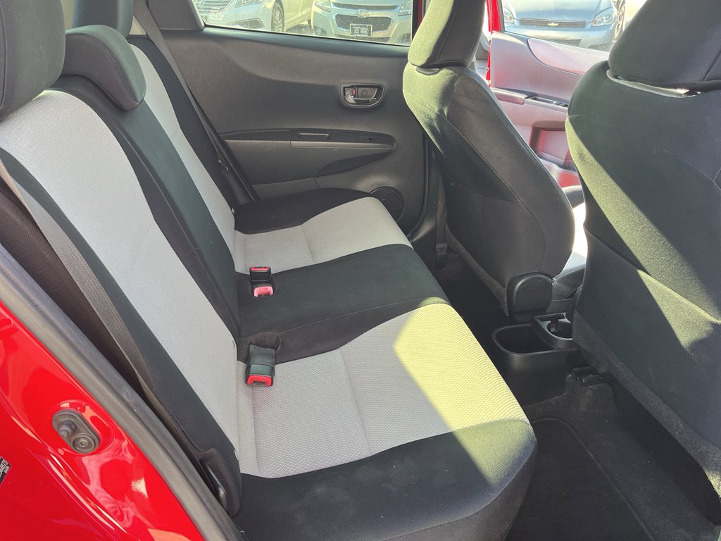 Used 2013 Toyota Yaris LE image 25