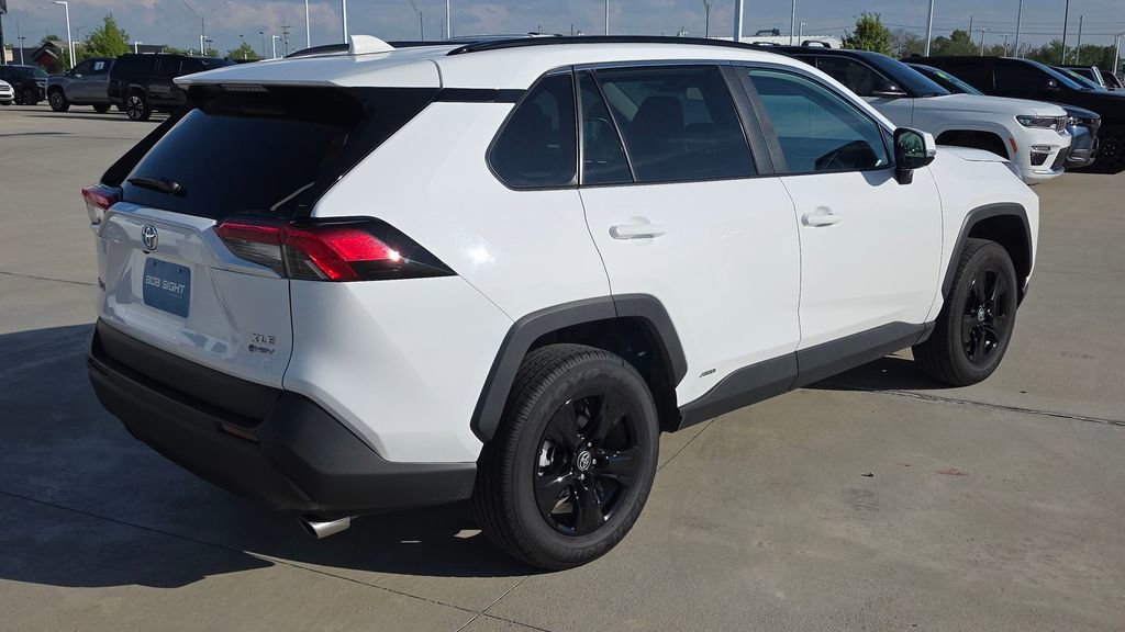 Used 2025 Toyota RAV4 XLE image 5