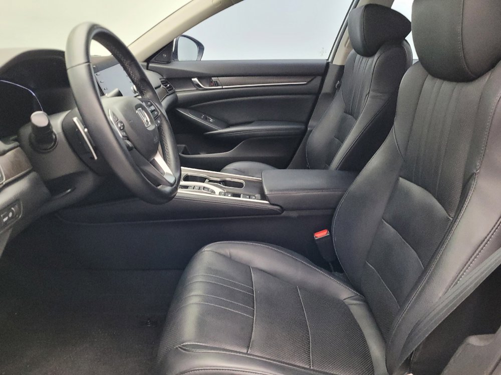 Used 2018 Honda Accord Touring image 17