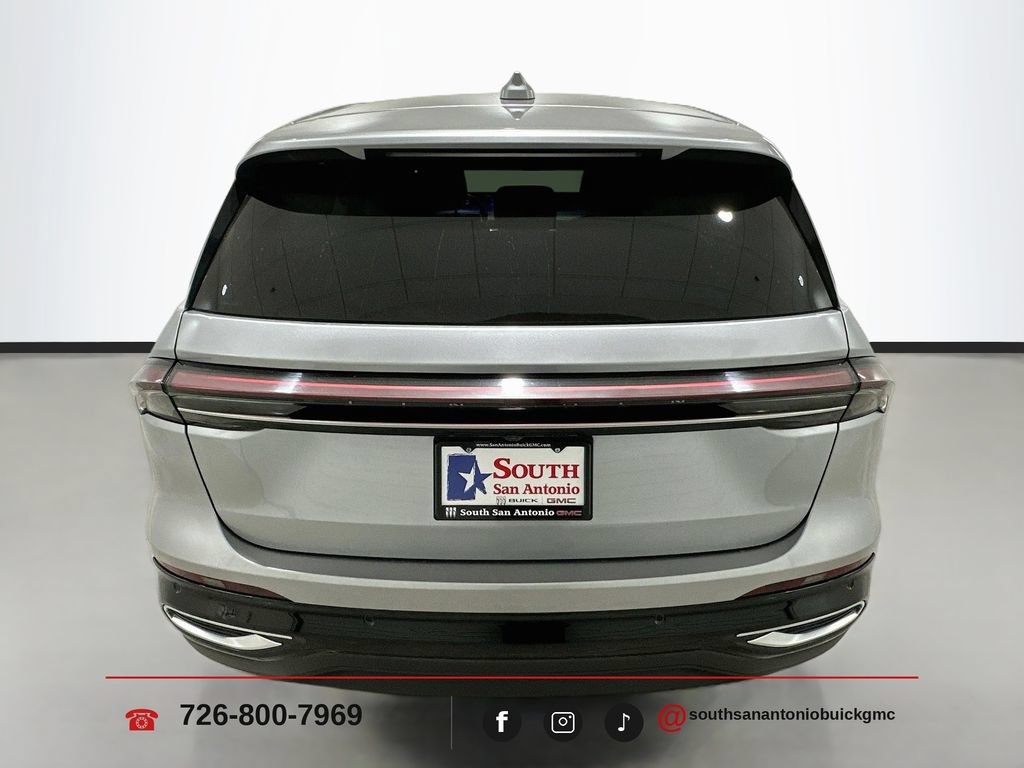 Used 2025 Lincoln Nautilus Premier AWD/4WD image 7