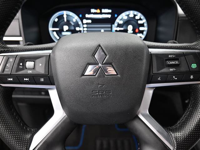 Used 2023 Mitsubishi Outlander SEL AWD/4WD image 12