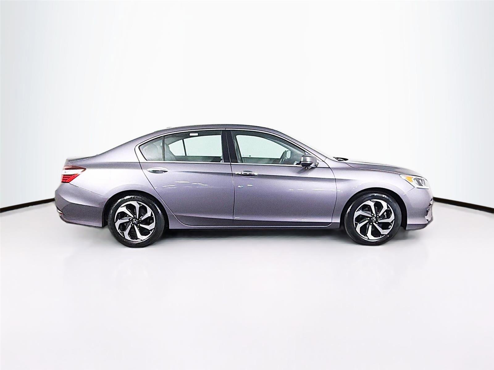 Used 2017 Honda Accord EX-L image 8