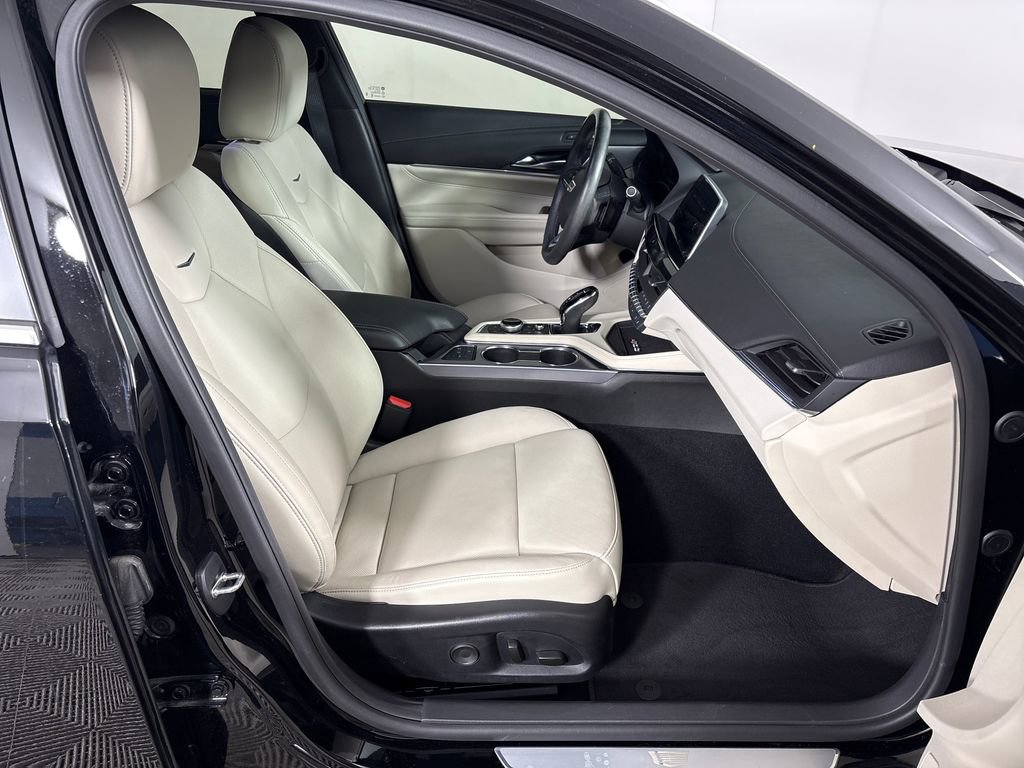 Used 2024 Cadillac CT4 Premium Luxury image 7