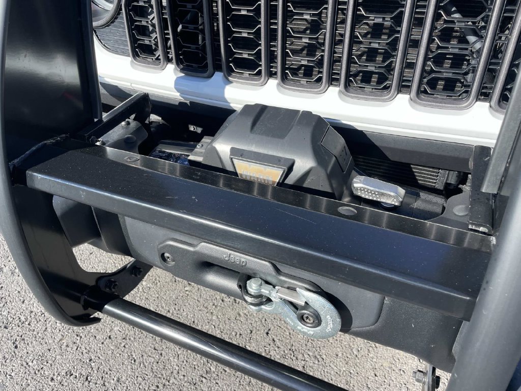 Used 2024 Jeep Wrangler Unlimited Rubicon AWD/4WD image 39