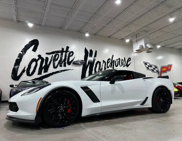 Used 2015 Chevrolet Corvette Z06 w/ 3LZ Preferred Equipment Group RWD image 15