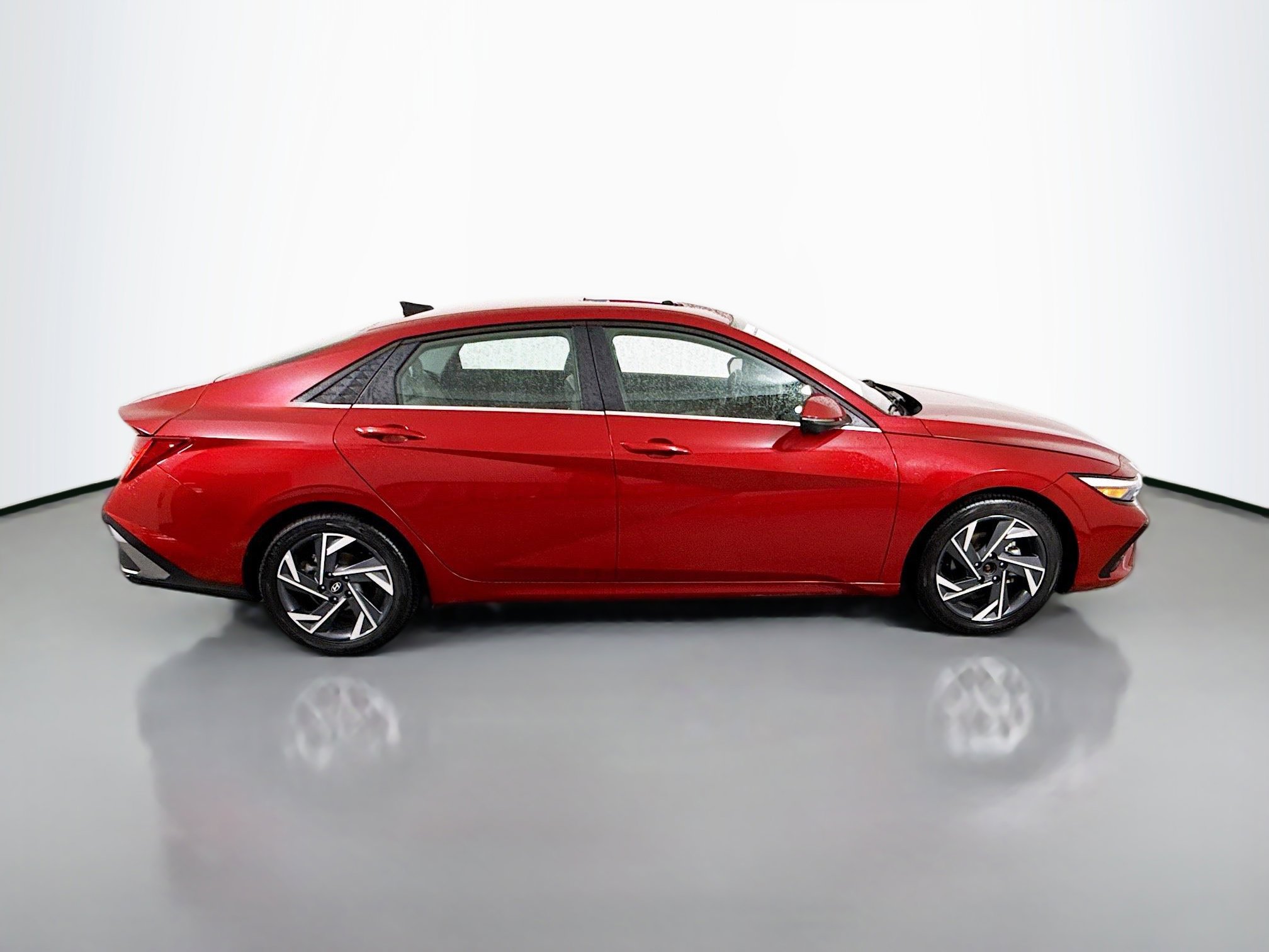 Used 2024 Hyundai Elantra Limited FWD image 8