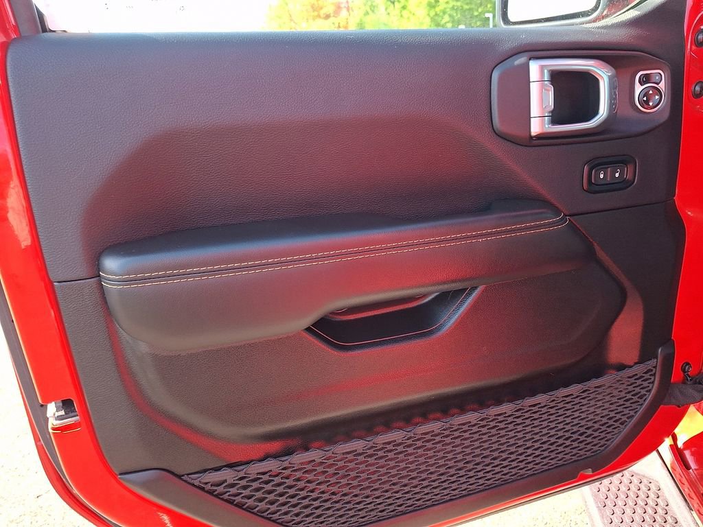 Used 2024 Jeep Wrangler Unlimited Sahara w/ Dual Top Group AWD/4WD image 13