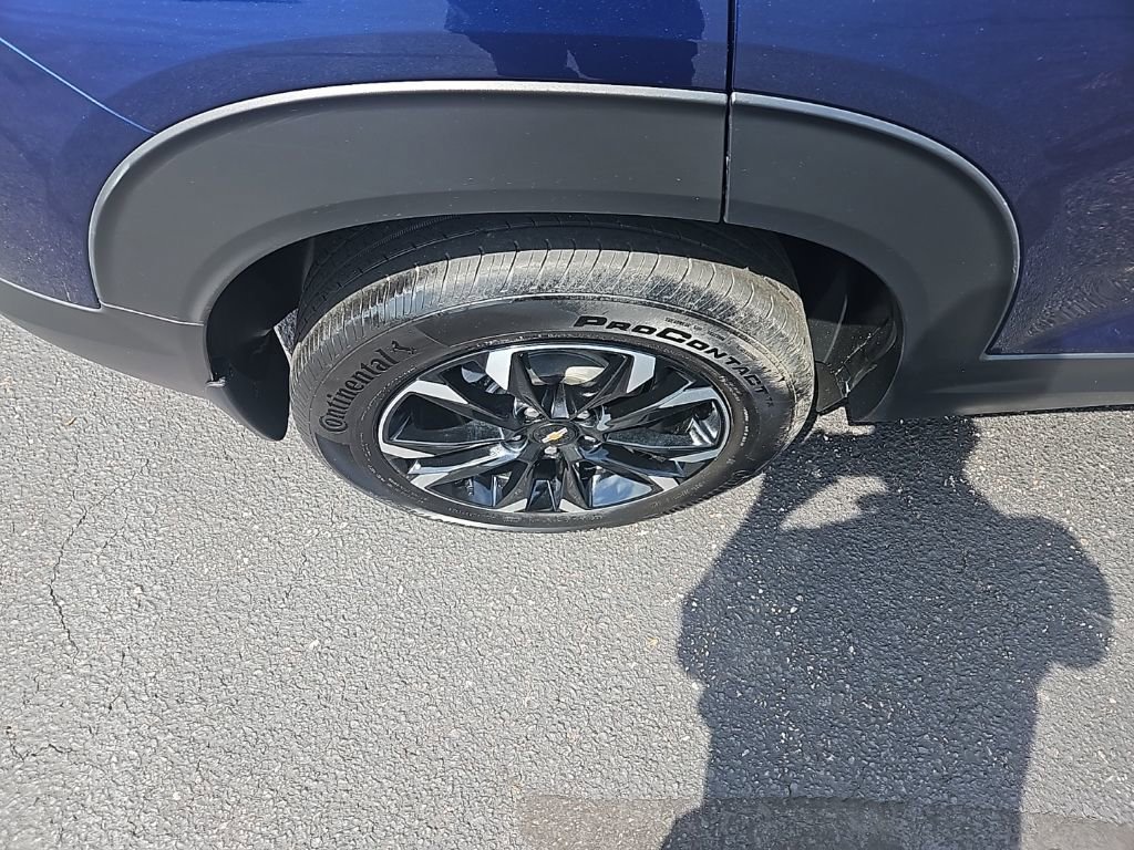 Used 2023 Chevrolet TrailBlazer LT FWD image 11