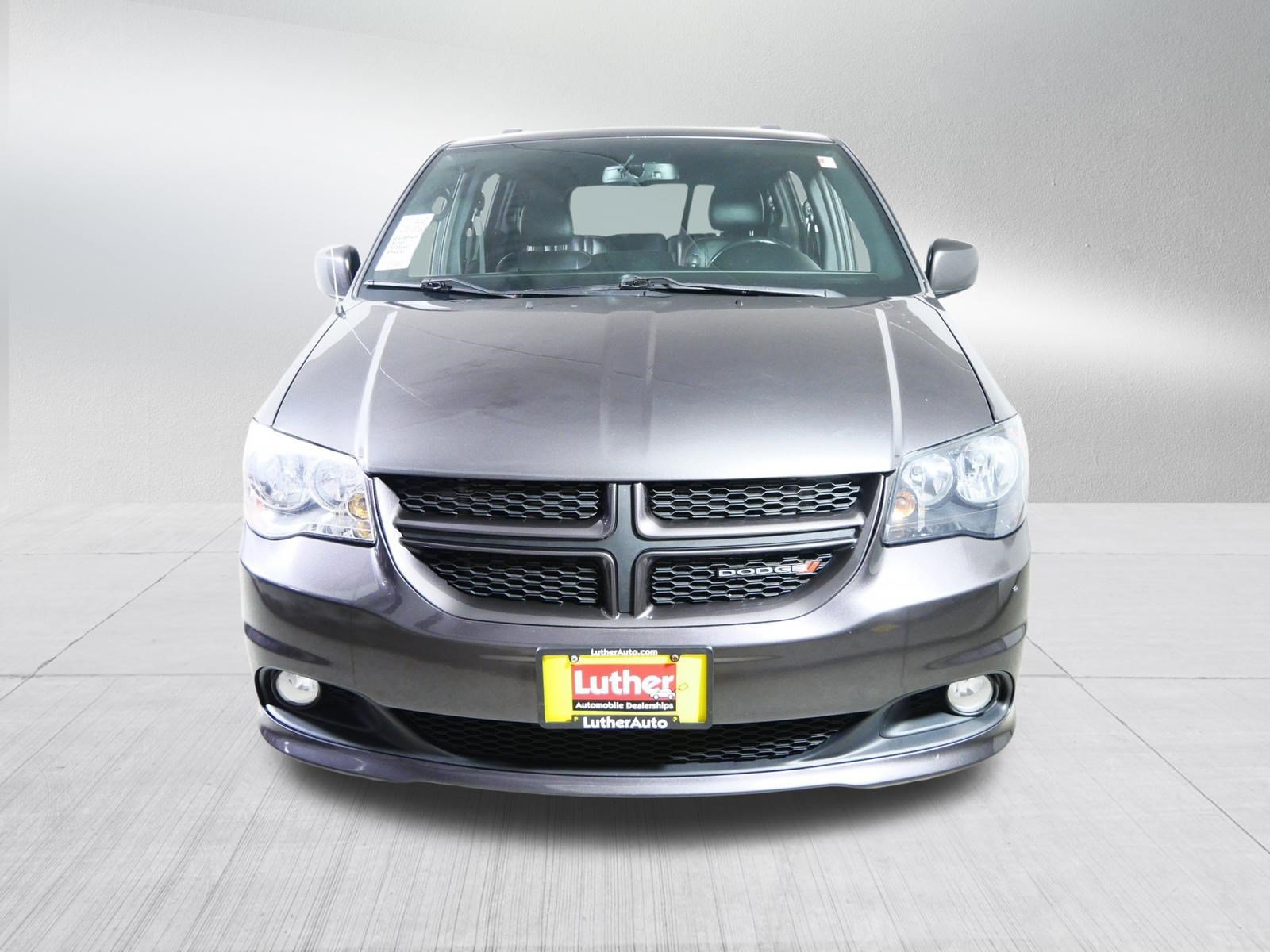 Used 2016 Dodge Grand Caravan R/T w/ Driver Convenience Group FWD image 2