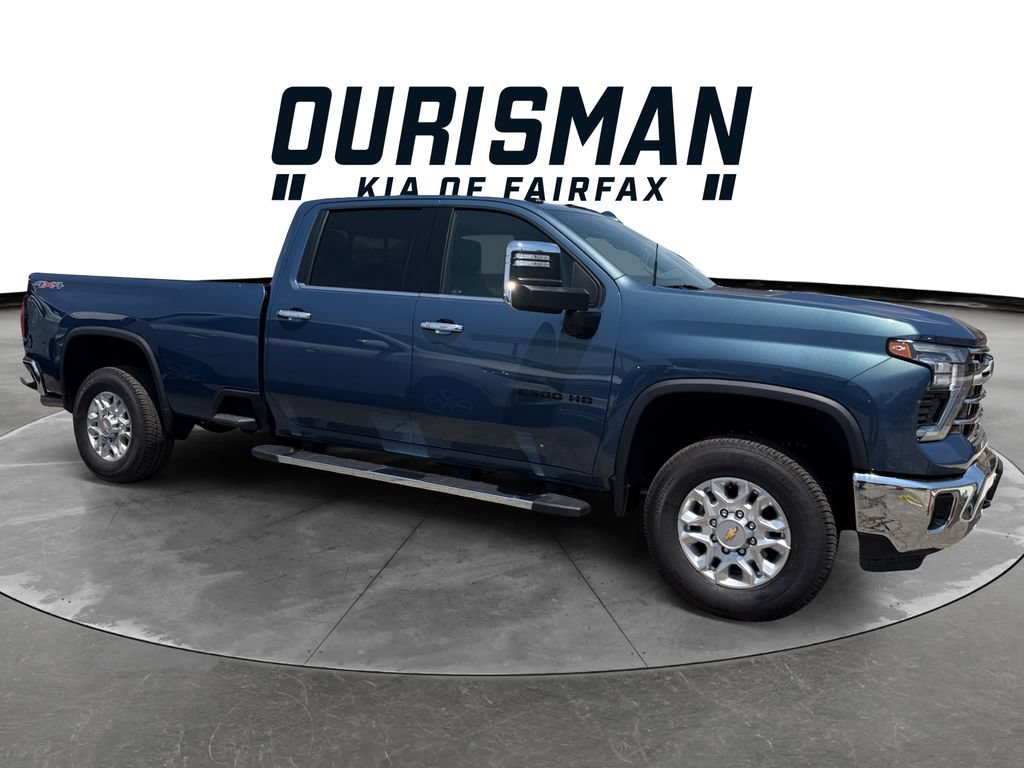 Used 2025 Chevrolet Silverado 2500 LTZ w/ LTZ Premium Package AWD/4WD image 6