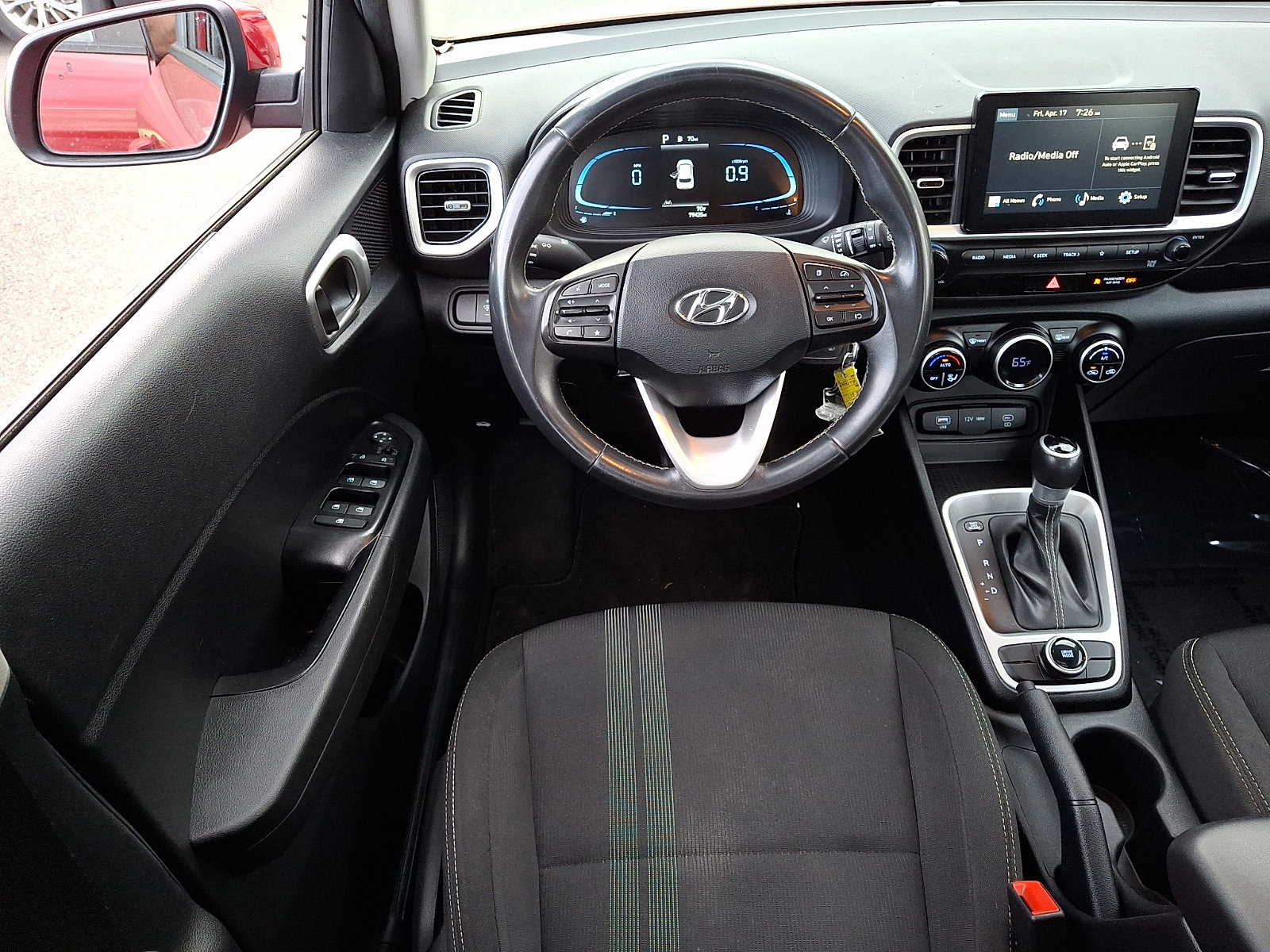 Used 2023 Hyundai Venue SEL FWD image 12