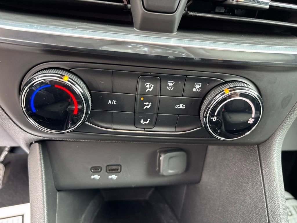 Used 2024 Buick Encore GX Preferred FWD image 28