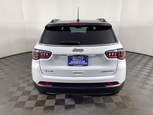 Used 2023 Jeep Compass Limited w/ Sun and Sound Group AWD/4WD image 9