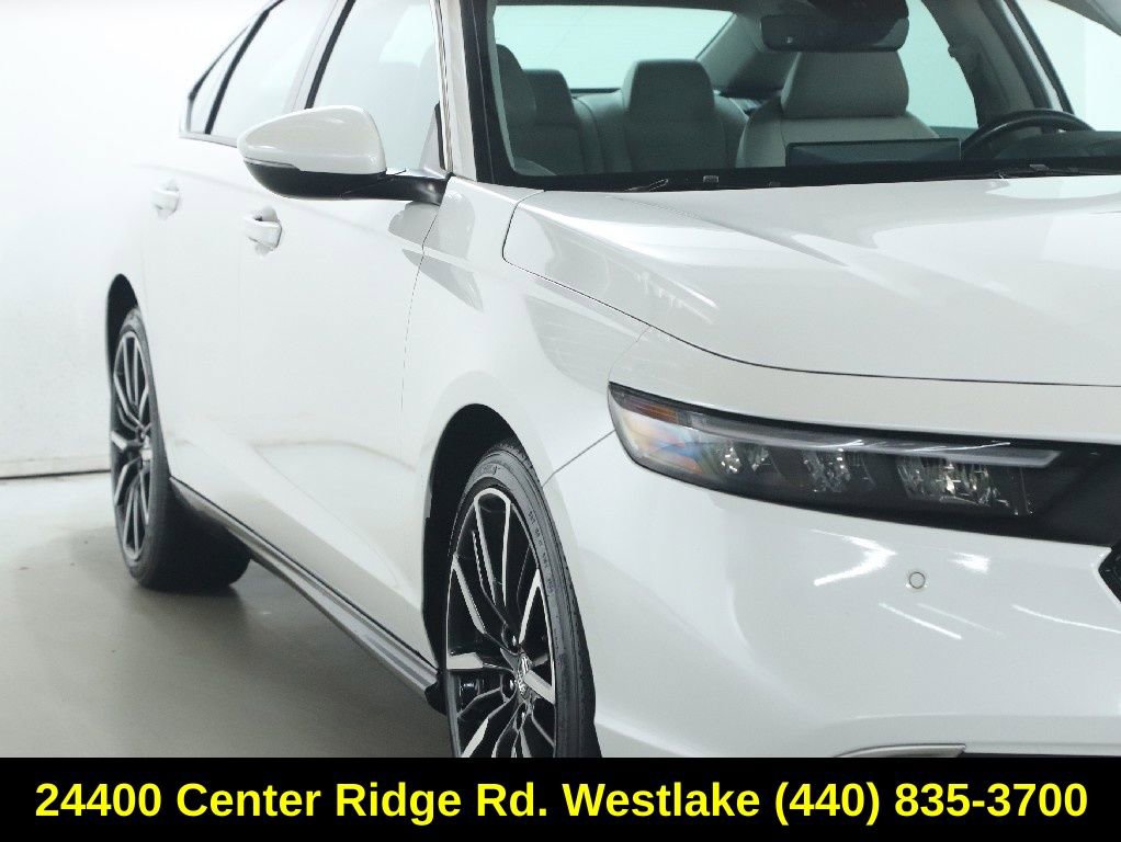 Used 2025 Honda Accord Touring image 9