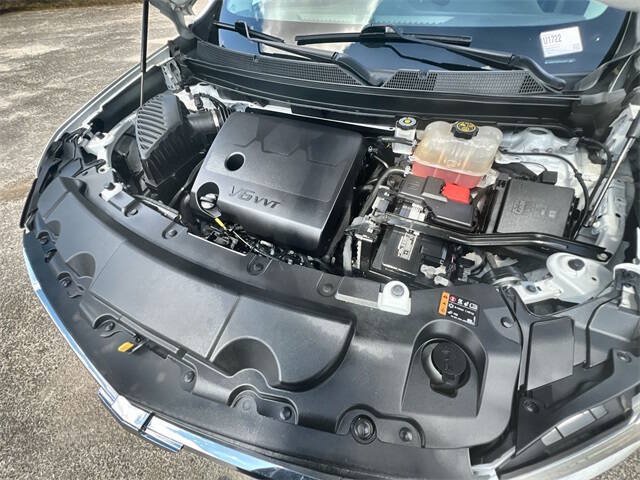 Used 2021 Chevrolet Traverse LS FWD image 28