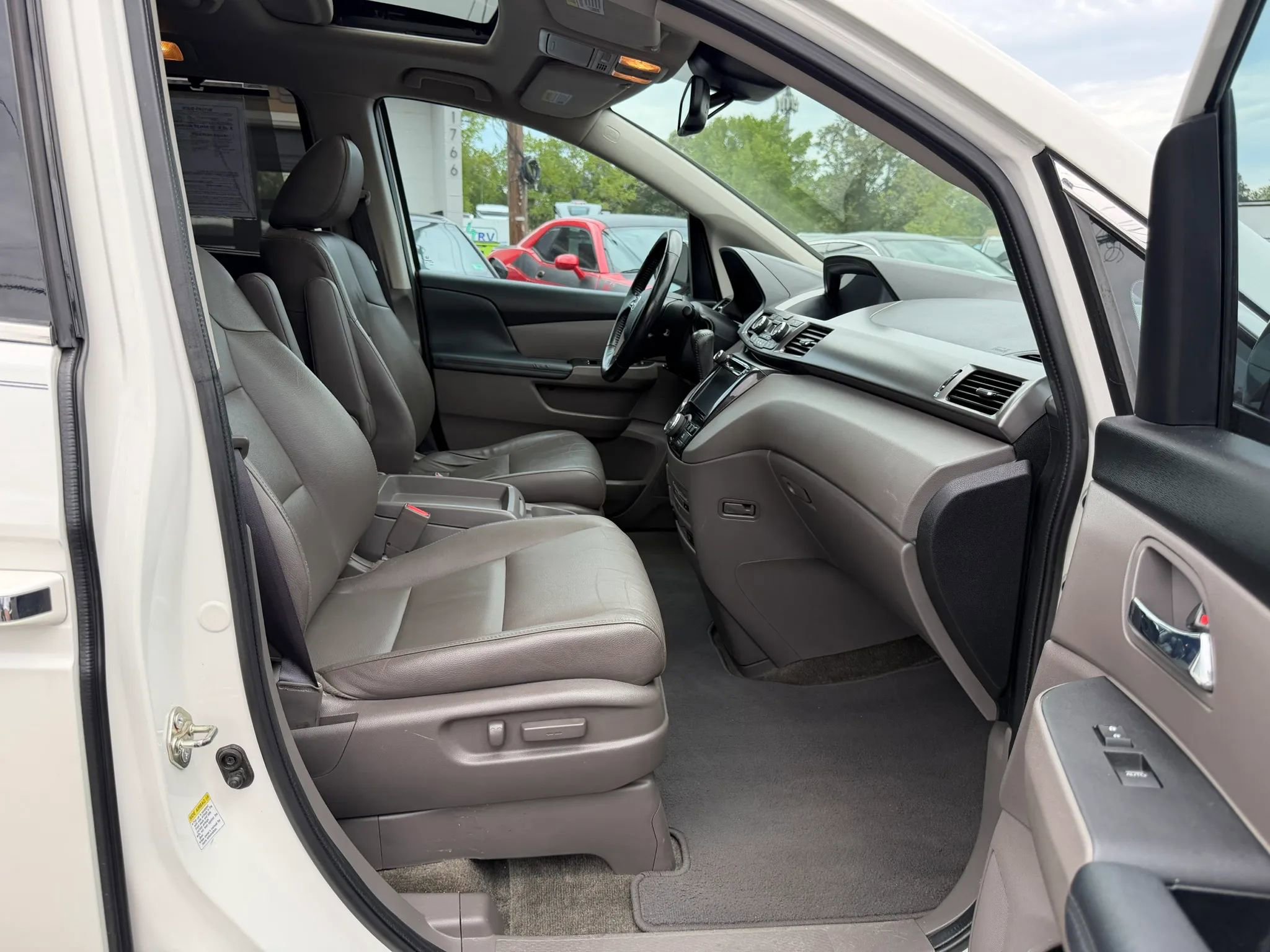 Used 2016 Honda Odyssey Touring image 25