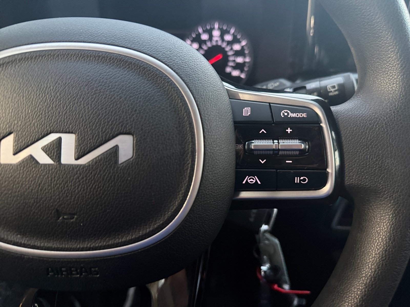 Used 2022 Kia Sorento LX FWD image 18