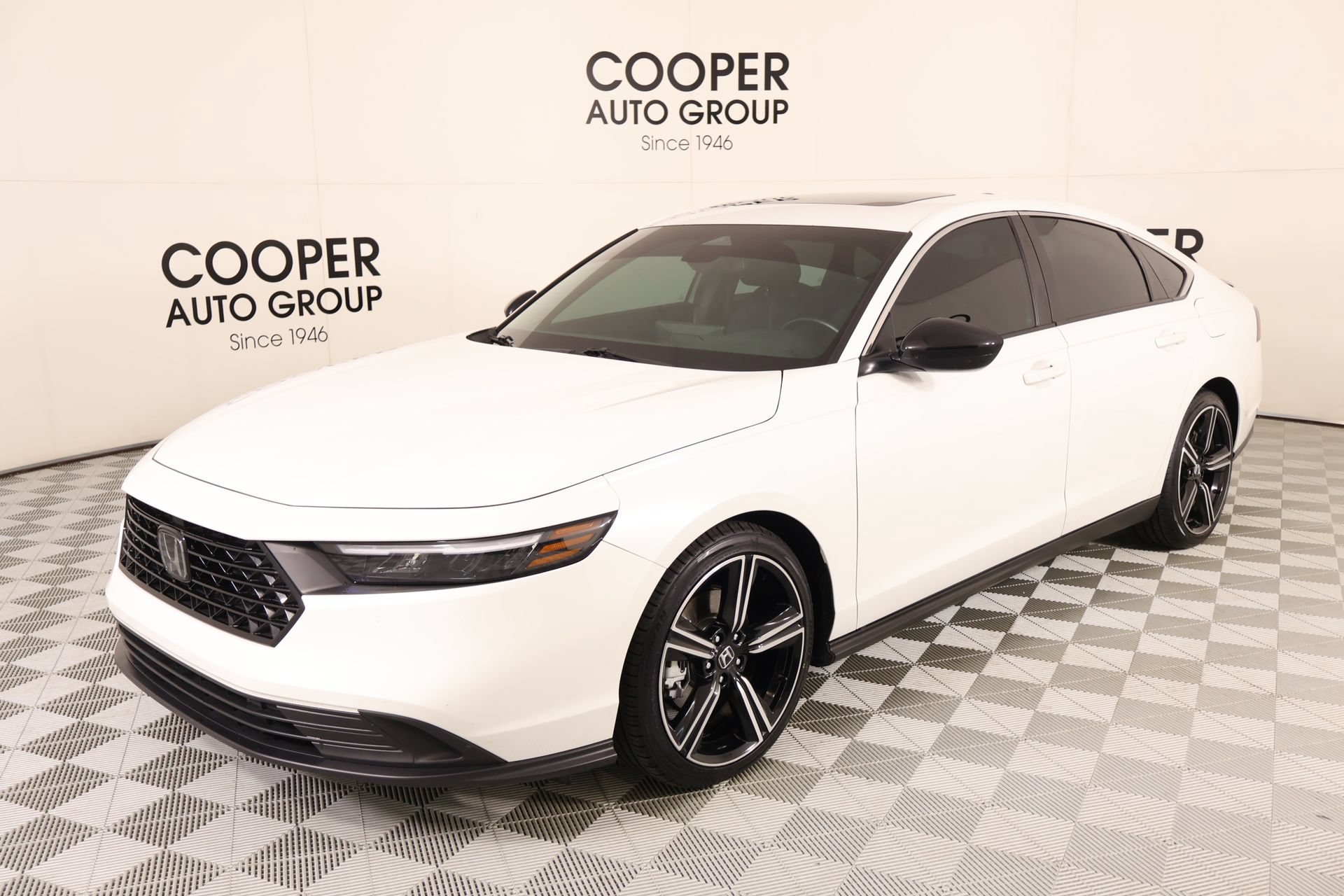 Used 2024 Honda Accord Sport image 9