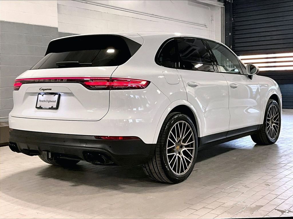 Certified 2023 Porsche Cayenne Platinum Edition image 17
