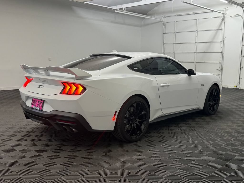 Used 2025 Ford Mustang GT Premium RWD image 9