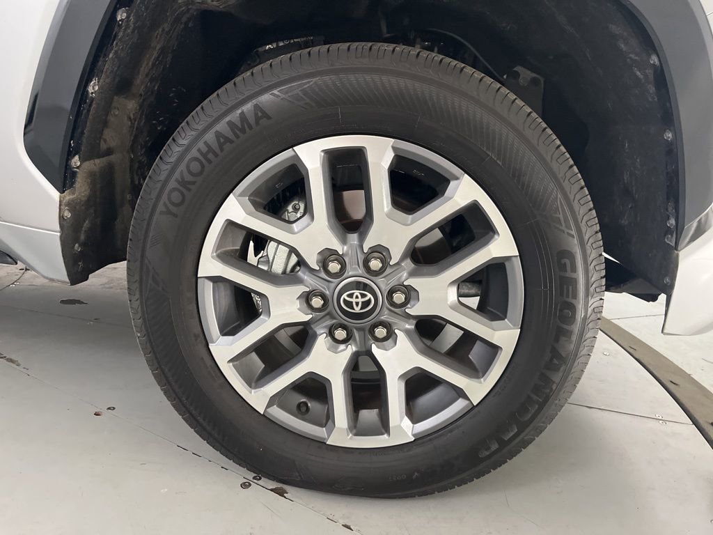 Certified 2025 Toyota Tundra Platinum AWD/4WD image 17