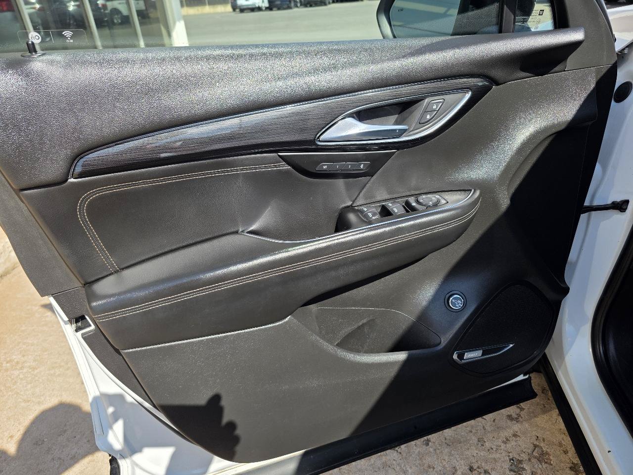 Used 2022 Buick Envision Essence w/ Technology Package II FWD image 11