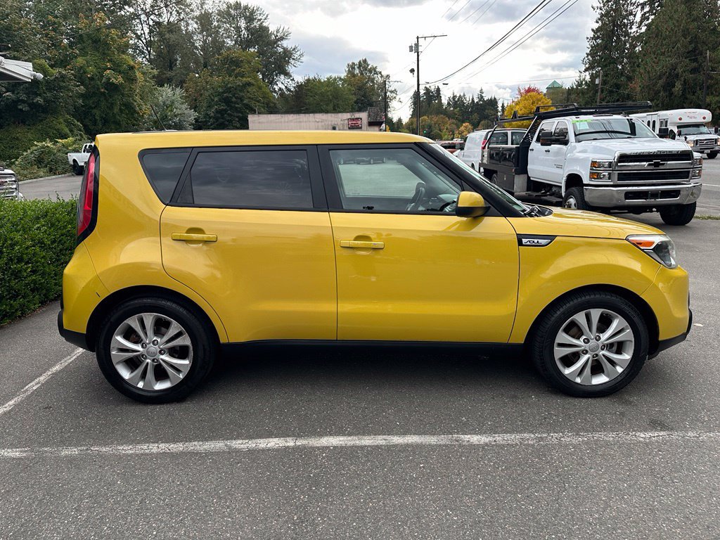 Used 2015 Kia Soul + FWD image 4