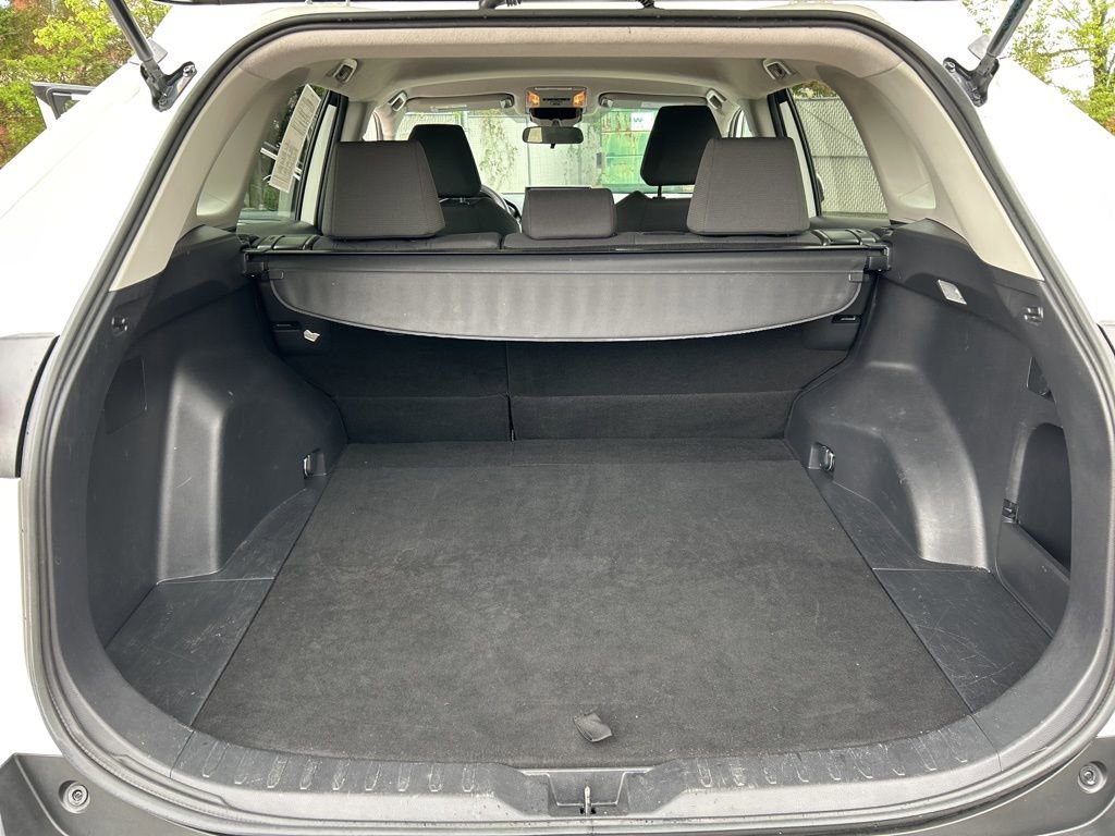 Used 2021 Toyota RAV4 XLE image 23