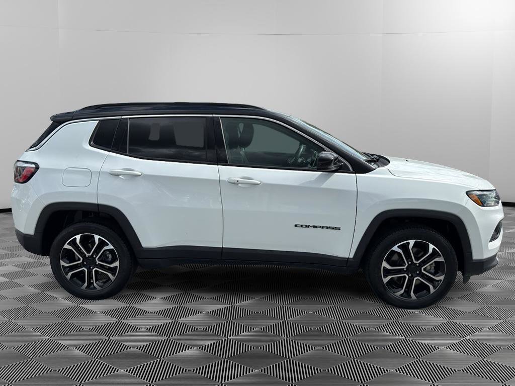 Used 2023 Jeep Compass Limited image 8