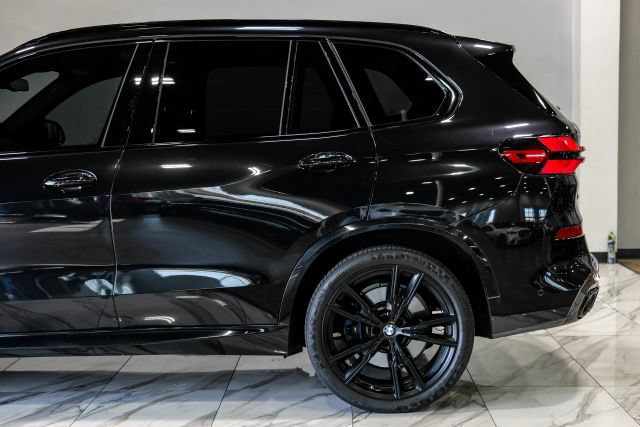 Used 2024 BMW X5 M60i w/ Parking Assistance Package AWD/4WD image 17