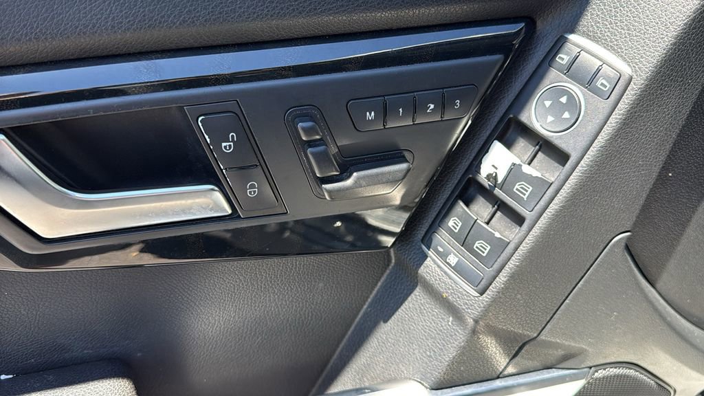 Used 2015 Mercedes-Benz GLK 350 4MATIC image 25