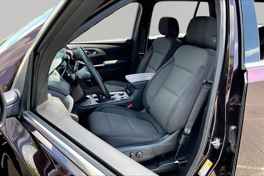 Used 2023 Chevrolet Traverse LT AWD/4WD image 18