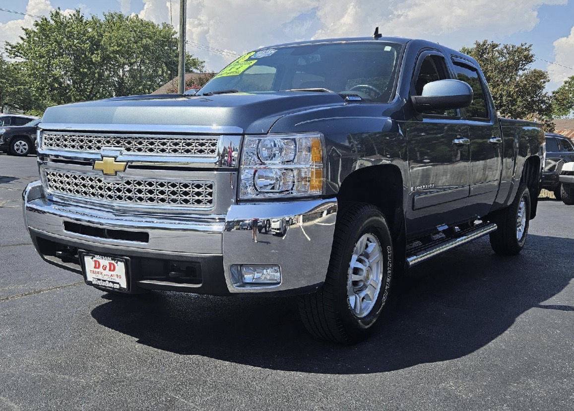 Used 2008 Chevrolet Silverado 2500 LTZ w/ Safety Package AWD/4WD image 4