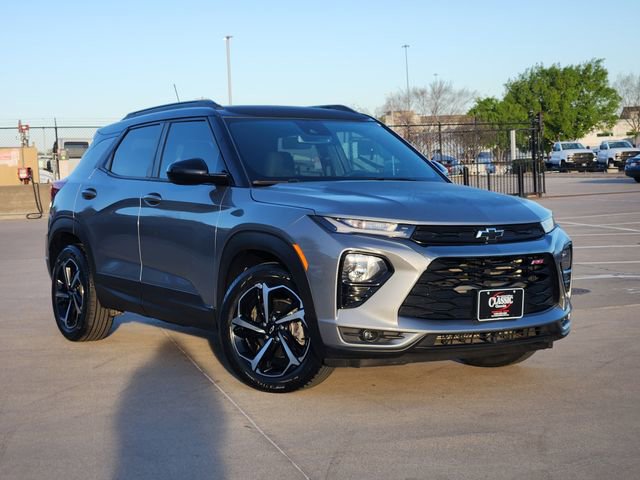 Used 2023 Chevrolet TrailBlazer RS w/ Sun and Liftgate Package FWD image 2