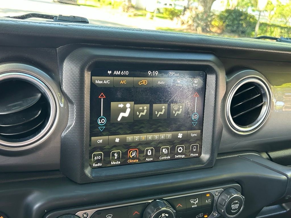Used 2018 Jeep Wrangler Unlimited Sahara AWD/4WD image 20