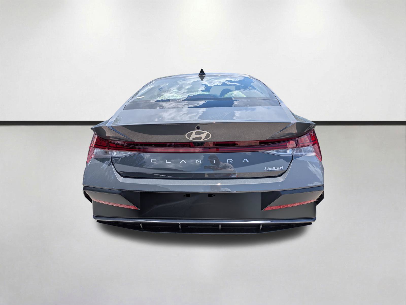 New 2026 Hyundai Elantra Limited FWD image 4