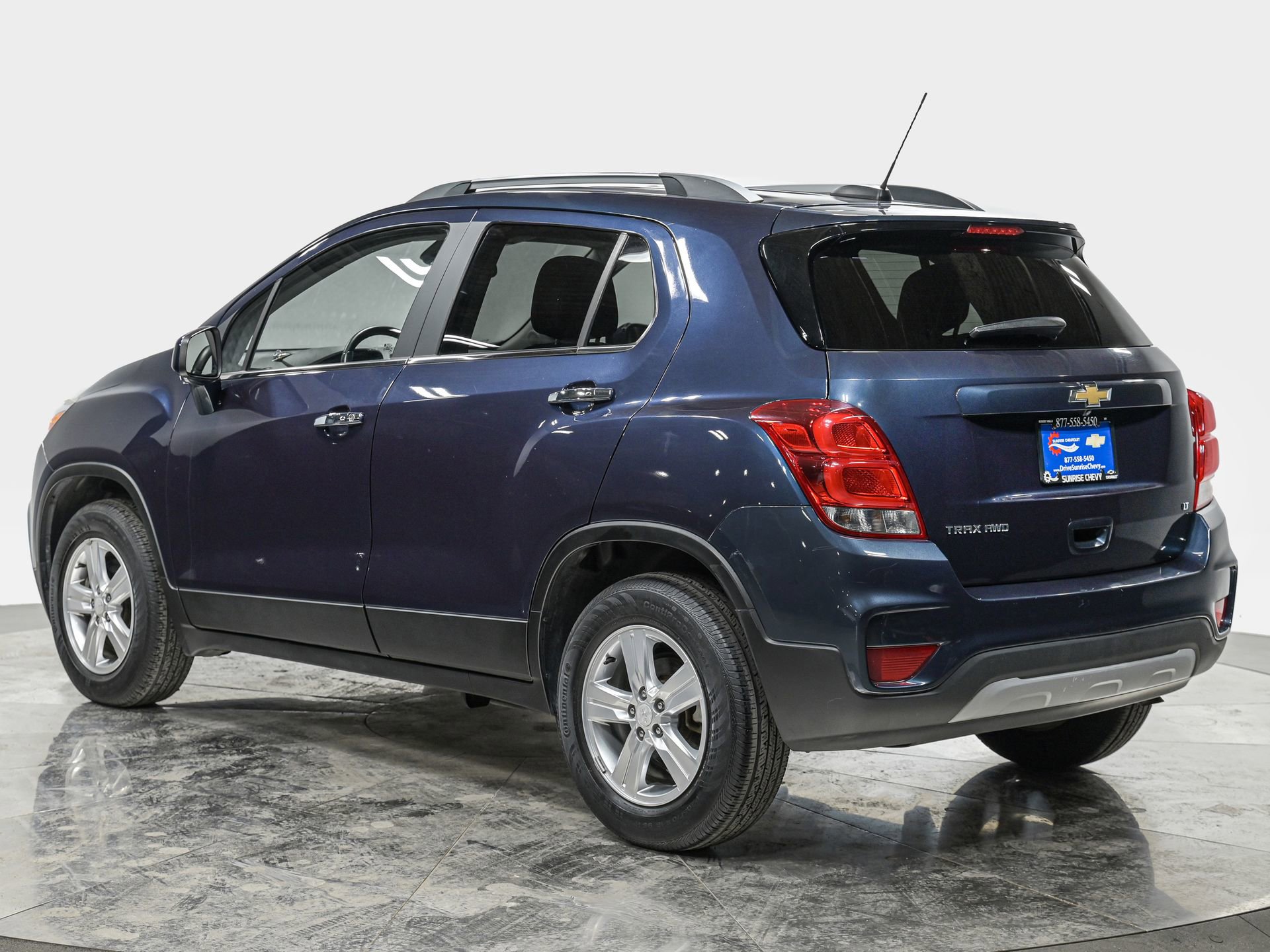 Used 2018 Chevrolet Trax LT w/ LT Convenience Package image 4