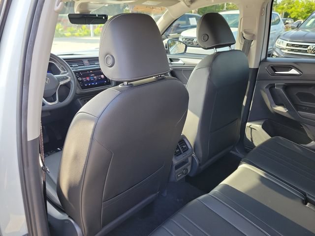 Certified 2024 Volkswagen Tiguan SE FWD image 10